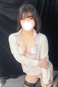 q{