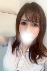 肨